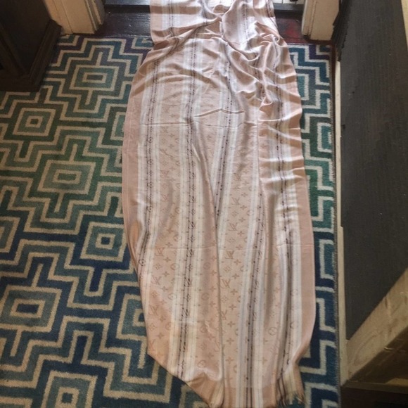 vintage LOUIS VUITTON PARIS Silk Plaid Repeat All Over Print AOP Monogram Scarf - Picture 4 of 4